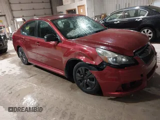 2013 Subaru Legacy 2.5i z VIN 4S3BMCA67D3005623, wystawiony jako IAAI lot #42302130 z przebiegiem Nie podano mil oraz . Historia ofert i sprzedaży dostępna na DreamBid. Obrazek 1.