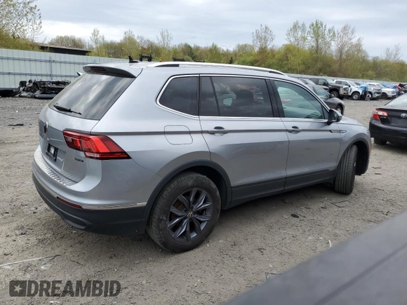 2022 Volkswagen Tiguan SE with VIN 3VV2B7AX3NM175114, listed as a Copart auction lot 52136025 with 35,906 mi miles and Salvage title. Bid and sale history available at DreamBid. Image 3.