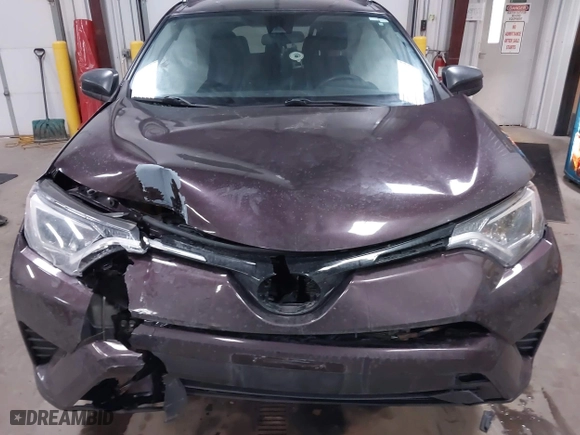 2018 Toyota RAV4 LE with VIN 2T3BFREVXJW737378, listed as a IAAI auction lot 41355320 with 58,609 mi miles. Bid and sale history available at carsss.com. Image 12.