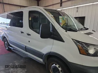 2016 Ford Transit Cargo z VIN 1FTYE1YM1GKB15643, wystawiony jako IAAI lot #42585640 z przebiegiem 301 257 mil mil oraz . Historia ofert i sprzedaży dostępna na DreamBid. Obrazek 35.