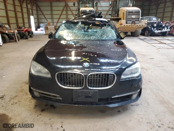 2013 BMW 7 Series 750i xDrive with VIN WBAYB6C54DC998064, listed as a Copart auction lot 72061024 with 0 mi miles and Non Repairable. Bid and sale history available at carsss.com. Image 5.