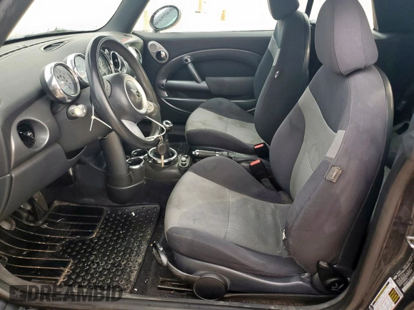 2005 MINI Convertible with VIN WMWRF33485TF61638, listed as a Copart auction lot 59822125 with 89,011 mi miles and Clean title. Bid and sale history available at DreamBid. Image 7.
