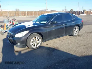 2011 Infiniti M with VIN JN1BY1AR6BM375099, listed as a IAAI auction lot 41451079 with 228,226 mi miles and . Bid and sale history available at carsss.com. Image 2.