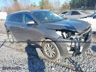 2017 Kia Sorento LX V6 with VIN 5XYPG4A5XHG228153, listed as a IAAI auction lot 41300998 with 129,164 mi miles. Bid and sale history available at carsss.com. Image 1.