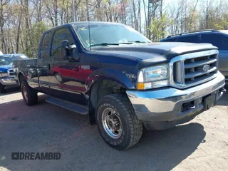 2002 Ford Super Duty F-250 XL with VIN 1FTNX21L32EA81149, listed as a IAAI auction lot 42051127 with 68,337 mi miles. Bid and sale history available at carsss.com. Image 1.