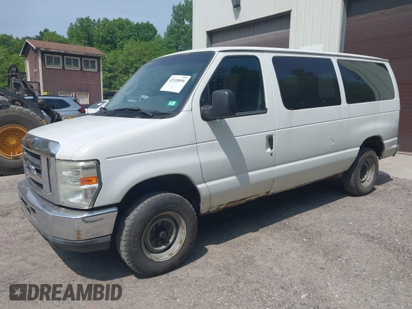 2010 Ford Econoline Passenger XL z VIN 1FBNE3BL3ADA77850, wystawiony jako IAAI lot #42320096 z przebiegiem 224 841 mil mil oraz . Historia ofert i sprzedaży dostępna na DreamBid. Obrazek 17.
