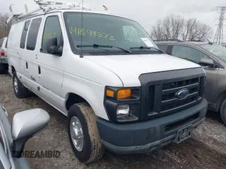 2011 Ford Econoline Cargo Commercial z VIN 1FTNE2EL6BDA70894, wystawiony jako IAAI lot #41849373 z przebiegiem 146 926 mil mil oraz . Historia ofert i sprzedaży dostępna na DreamBid. Obrazek 1.