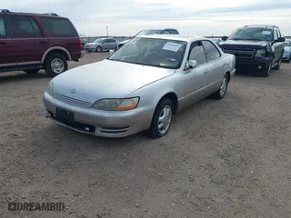 1996 Lexus ES 300 with VIN JT8BF12G6T0185262, listed as a IAAI auction lot 41526181 with 1 mi miles. Bid and sale history available at carsss.com. Image 2.