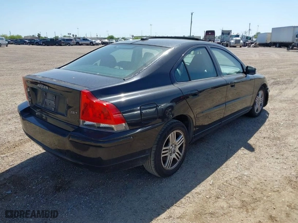 2007 Volvo S60 2.5L Turbo with VIN YV1RS592572637591, listed as a IAAI auction lot 42003278 with 198,118 mi miles. Bid and sale history available at carsss.com. Image 4.