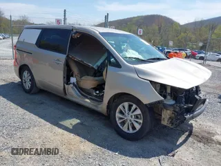 2017 Kia Sedona LX with VIN KNDMB5C14H6233059, listed as a IAAI auction lot 42006480 with 109,748 mi miles. Bid and sale history available at carsss.com. Image 1.