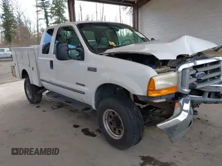 1999 Ford Super Duty F-250 XL with VIN 1FTNX21F0XED29133, listed as a IAAI auction lot 41713142 with 357,060 mi miles. Bid and sale history available at carsss.com. Image 1.