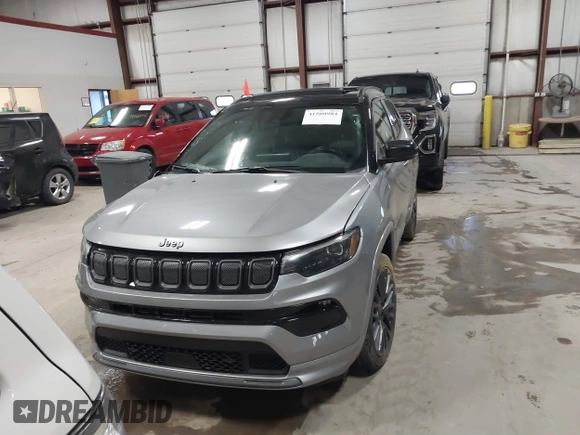 2022 Jeep Compass High Altitude with VIN 3C4NJDCB8NT109002, listed as a IAAI auction lot 41500984 with 70,119 mi miles and . Bid and sale history available at carsss.com. Image 12.