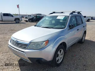 2010 Subaru Forester X с VIN JF2SH6BC8AH797596, выставлен на аукционе IAAI как лот 42454541 с пробегом 87 291 миль миль и . История ставок и продаж доступна на DreamBid. Изображение 6.