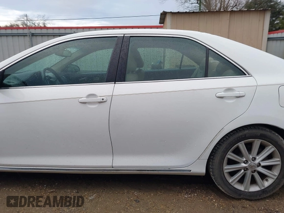 2014 Toyota Camry L with VIN 4T1BF1FK0EU358295, listed as a IAAI auction lot 41449827 with 154,490 mi miles. Bid and sale history available at carsss.com. Image 14.