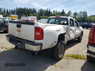 2012 Chevrolet Silverado 3500HD Work Truck z VIN 1GC4KZC81CF173884, wystawiony jako Copart lot #58372145 z przebiegiem 152 002 mil mil oraz Szkoda całkowita • Salvage title. Historia ofert i sprzedaży dostępna na DreamBid. Obrazek 3.