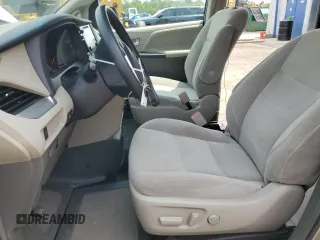 2017 Toyota Sienna LE Auto Access Seat с VIN 5TDKZ3DC6HS889271, выставлен на аукционе Copart как лот 60507795 с пробегом 26 976 миль миль и Списание • Salvage title. История ставок и продаж доступна на DreamBid. Изображение 8.