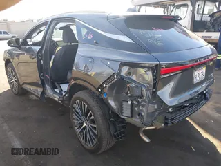 2024 Lexus RX 350h z VIN 2T2BBMCA5RC039812, wystawiony jako IAAI lot #41430348 z przebiegiem 6 076 mil mil oraz . Historia ofert i sprzedaży dostępna na DreamBid. Obrazek 3.