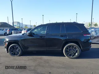 2024 Jeep Grand Cherokee with VIN 1C4RJYB6XR8612970, listed as a IAAI auction lot 42324488 with 5,701 mi miles and . Bid and sale history available at DreamBid. Image 14.