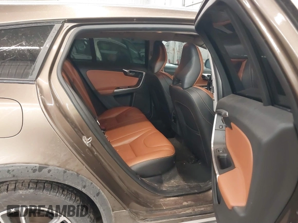 2015 Volvo V60 Cross Country T5 with VIN YV4612HK8F1001602, listed as a IAAI auction lot 41435154 with 143,575 mi miles. Bid and sale history available at carsss.com. Image 8.