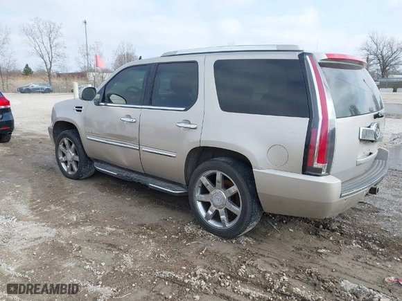 2008 Cadillac Escalade with VIN 1GYFK63838R197367, listed as a IAAI auction lot 42018687 with 168,602 mi miles. Bid and sale history available at carsss.com. Image 3.