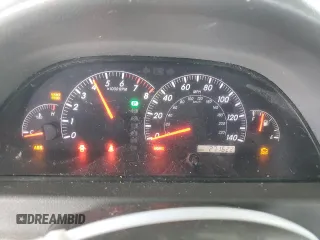 2005 Toyota Camry STD z VIN 4T1BE32K25U946848, wystawiony jako Copart lot #50825945 z przebiegiem 271 622 mil mil oraz Czysty tytuł • Clean title. Historia ofert i sprzedaży dostępna na DreamBid. Obrazek 9.