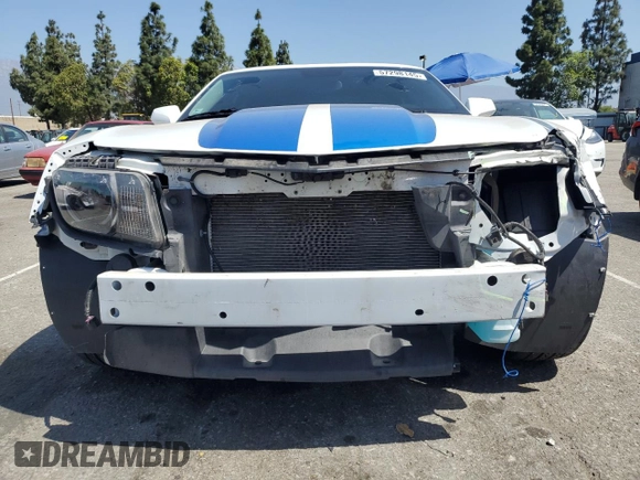 2011 Chevrolet Camaro 1LT with VIN 2G1FB1ED2B9129123, listed as a Copart auction lot 57298145 with 28,020 mi miles and Salvage title. Bid and sale history available at DreamBid. Image 5.