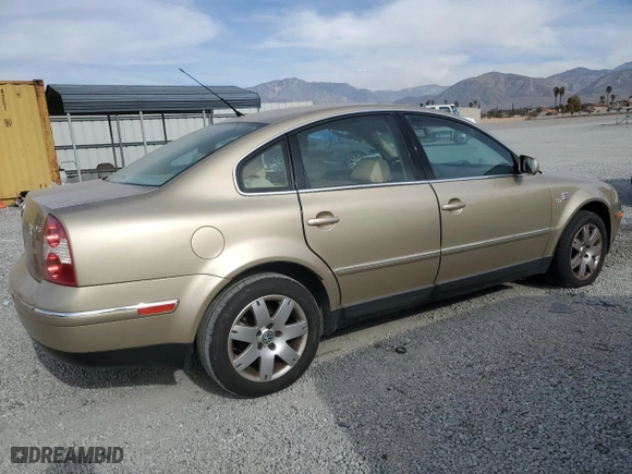 2001 Volkswagen Passat GLX with VIN WVWRH63BX1P143806, listed as a Copart auction lot 82929154 with 85,704 mi miles and Clean Title. Bid and sale history available at carsss.com. Image 3.