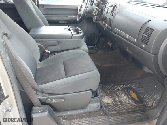 2009 Chevrolet Silverado 1500 LT with VIN 1GCEK29089Z273937, listed as a IAAI auction lot 41880478 with 144,682 mi miles. Bid and sale history available at carsss.com. Image 5.