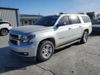 2018 Chevrolet Suburban LT with VIN 1GNSKHKC4JR334190, listed as a Copart auction lot 49391495 with 137,196 mi miles and Salvage Title. Bid and sale history available at carsss.com. Image 1.