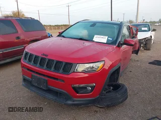 2019 Jeep Compass Altitude z VIN 3C4NJCBB4KT755810, wystawiony jako IAAI lot #41197022 z przebiegiem 66 456 mil mil oraz . Historia ofert i sprzedaży dostępna na DreamBid. Obrazek 18.