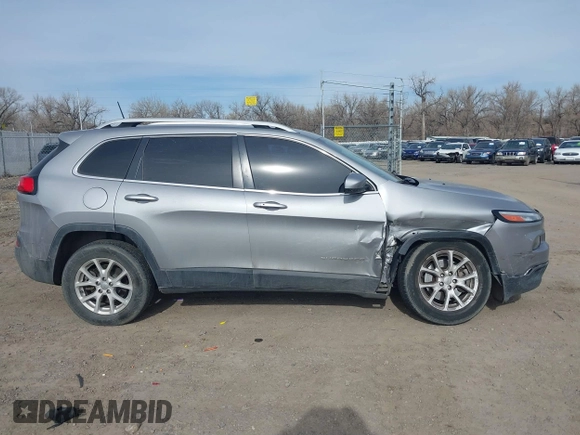 2017 Jeep Cherokee Latitude z VIN 1C4PJMCB0HD213955, wystawiony jako IAAI lot #41772383 z przebiegiem 88 964 mil mil oraz . Historia ofert i sprzedaży dostępna na DreamBid. Obrazek 13.
