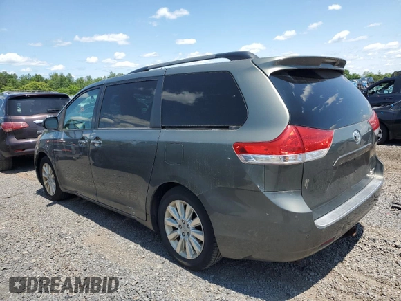 2011 Toyota Sienna XLE с VIN 5TDDK3DC9BS016604, выставлен на аукционе Copart как лот 59236145 с пробегом 372 585 миль миль и Чистый • Clean title. История ставок и продаж доступна на DreamBid. Изображение 2.
