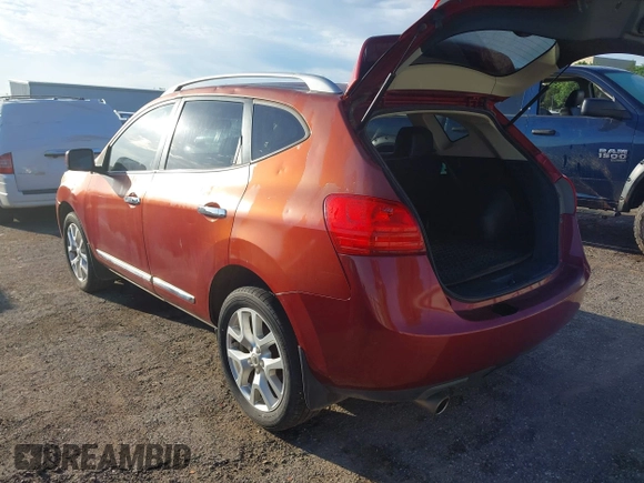 2011 Nissan Rogue SV z VIN JN8AS5MT6BW164440, wystawiony jako IAAI lot #42183006 z przebiegiem 119 130 mil mil oraz . Historia ofert i sprzedaży dostępna na DreamBid. Obrazek 3.