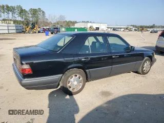 1995 Mercedes-Benz E Class with VIN WDBEB31E0SC232707, listed as a Copart auction lot 44348885 with 310,955 mi miles and Clean Title. Bid and sale history available at carsss.com. Image 3.