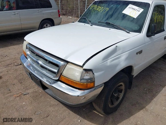 2000 Ford Ranger XL with VIN 1FTYR14V5YTA46132, listed as a IAAI auction lot 41900219 with 139,880 mi miles. Bid and sale history available at carsss.com. Image 6.