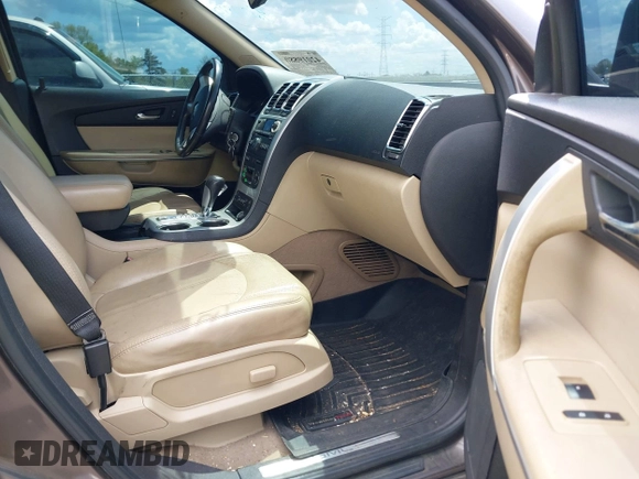 2011 GMC Acadia SLT1 with VIN 1GKKRREDXBJ181589, listed as a IAAI auction lot 42019880 with 206,854 mi miles. Bid and sale history available at carsss.com. Image 5.