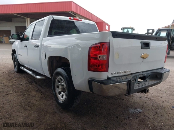 2007 Chevrolet Silverado 1500 LT w/1LT with VIN 2GCEC13C771629942, listed as a IAAI auction lot 41929505 with 200,432 mi miles. Bid and sale history available at carsss.com. Image 3.