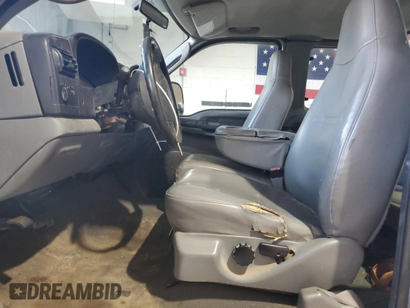 2006 Ford F-350 XL with VIN 1FTWX31576EA75467, listed as a Copart auction lot 48431255 with 256,706 mi miles and Clean Title. Bid and sale history available at DreamBid. Image 7.