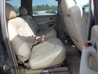 2002 Chevrolet Suburban LS with VIN 3GNEC16Z72G237048, listed as a IAAI auction lot 41900922 with 185,253 mi miles. Bid and sale history available at carsss.com. Image 8.