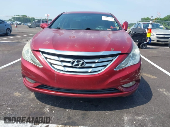2013 Hyundai Sonata GLS z VIN 5NPEB4AC7DH798019, wystawiony jako IAAI lot #42456870 z przebiegiem 88 583 mil mil oraz . Historia ofert i sprzedaży dostępna na DreamBid. Obrazek 6.