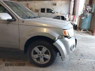 2011 Ford Escape Limited с VIN 1FMCU0EG3BKB39596, выставлен на аукционе IAAI как лот 42622102 с пробегом 179 758 миль миль и . История ставок и продаж доступна на DreamBid. Изображение 12.