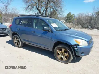 2007 Toyota RAV4 with VIN JTMZD33V676031684, listed as a IAAI auction lot 41980957 with 137,024 mi miles. Bid and sale history available at carsss.com. Image 1.
