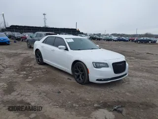 2021 Chrysler 300 with VIN 2C3CCABG6MH545419, listed as a IAAI auction lot 41617717 with 113,017 mi miles. Bid and sale history available at carsss.com. Image 1.