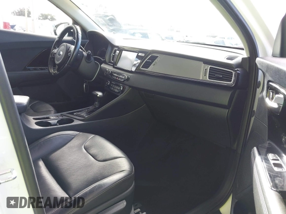2019 Kia Niro Touring with VIN KNDCE3LC6K5336361, listed as a IAAI auction lot 41592273 with 86,286 mi miles. Bid and sale history available at carsss.com. Image 5.