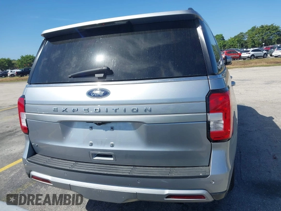 2024 Ford Expedition XLT with VIN 1FMJU1H85REA20278, listed as a IAAI auction lot 41739245 with 26,079 mi miles. Bid and sale history available at carsss.com. Image 16.