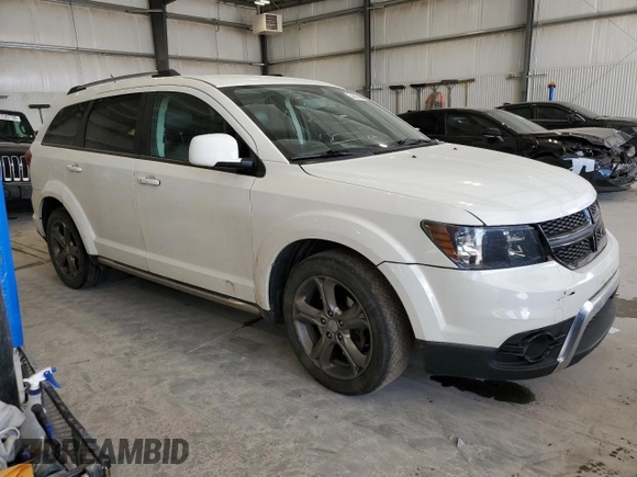 2014 Dodge Journey Crossroad with VIN 3C4PDCGG5ET280807, listed as a Copart auction lot 52687365 with 232,929 mi miles and Salvage title. Bid and sale history available at DreamBid. Image 4.