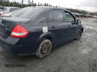 2009 Nissan Versa 1.6 z VIN 3N1CC11E09L468737, wystawiony jako Copart lot #51859825 z przebiegiem Nie podano mil oraz Nie do naprawy. Historia ofert i sprzedaży dostępna na DreamBid. Obrazek 3.