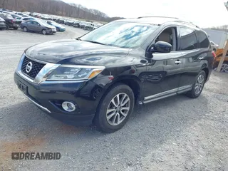 2013 Nissan Pathfinder SV with VIN 5N1AR2MM6DC608821, listed as a IAAI auction lot 41785879 with 219,959 mi miles. Bid and sale history available at carsss.com. Image 2.