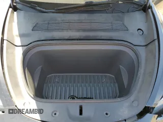2024 Tesla Model Y Performance z VIN 7SAYGDEF0RF024089, wystawiony jako Copart lot #53981865 z przebiegiem Nie podano mil oraz Szkoda całkowita • Salvage title. Historia ofert i sprzedaży dostępna na DreamBid. Obrazek 11.
