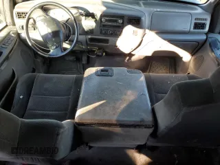 2000 Ford F-350 XL with VIN 1FTSW31F8YEA82117, listed as a Copart auction lot 82800154 with 236,161 mi miles and Salvage Title. Bid and sale history available at DreamBid. Image 8.